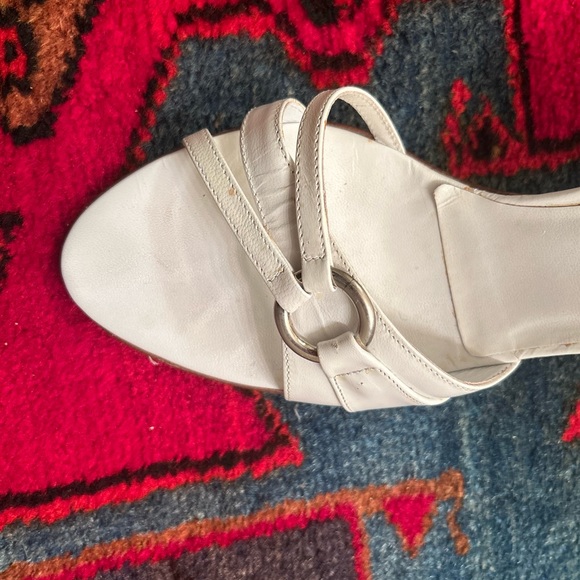 White,backless sandal ,size 40 european ,equivalent with 9-91/2 - Picture 6 of 7
